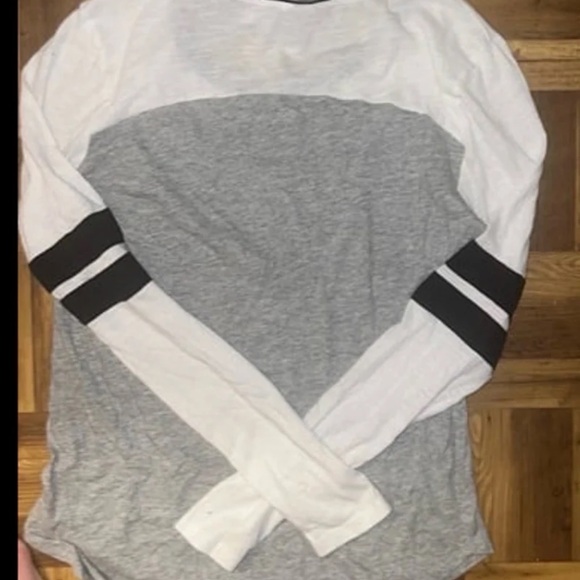 Bundle of Long Sleeved Victoria’s Secret Pink Shirts, Women’s size small - Picture 3 of 5